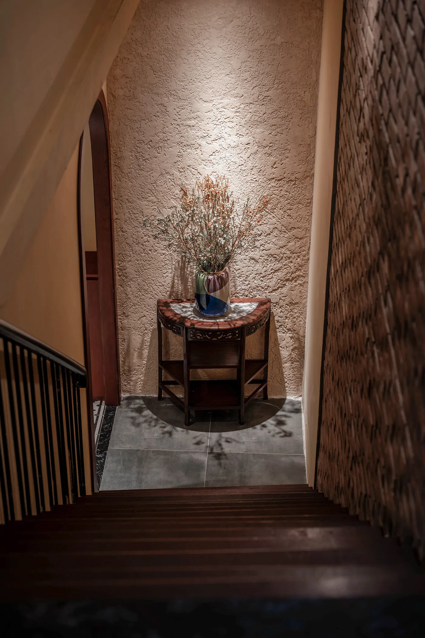 Mẫu decor nhà hàng phong cách hiện đại, tối ưu diện tích.